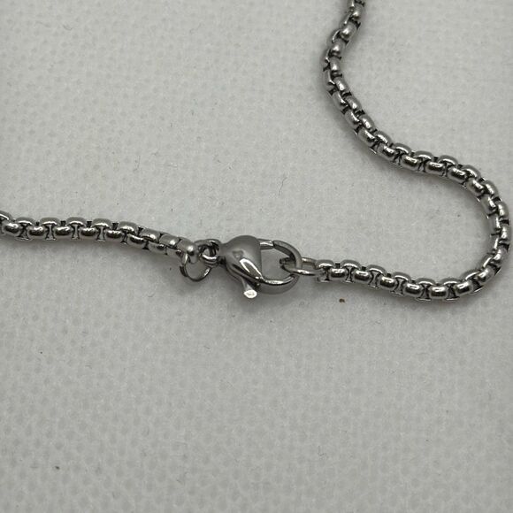 NWOT Stainless steel plated joker mask pendant with box chain - Picture 3 of 4